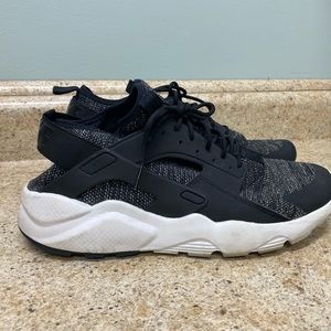 Men’s Nike Hurache Size 12
